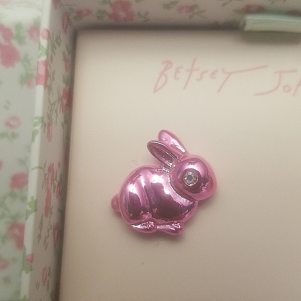 Betsey Johnson Pink Bunny and Orange & Carrot Earrings NIB - Picture 2 of 6